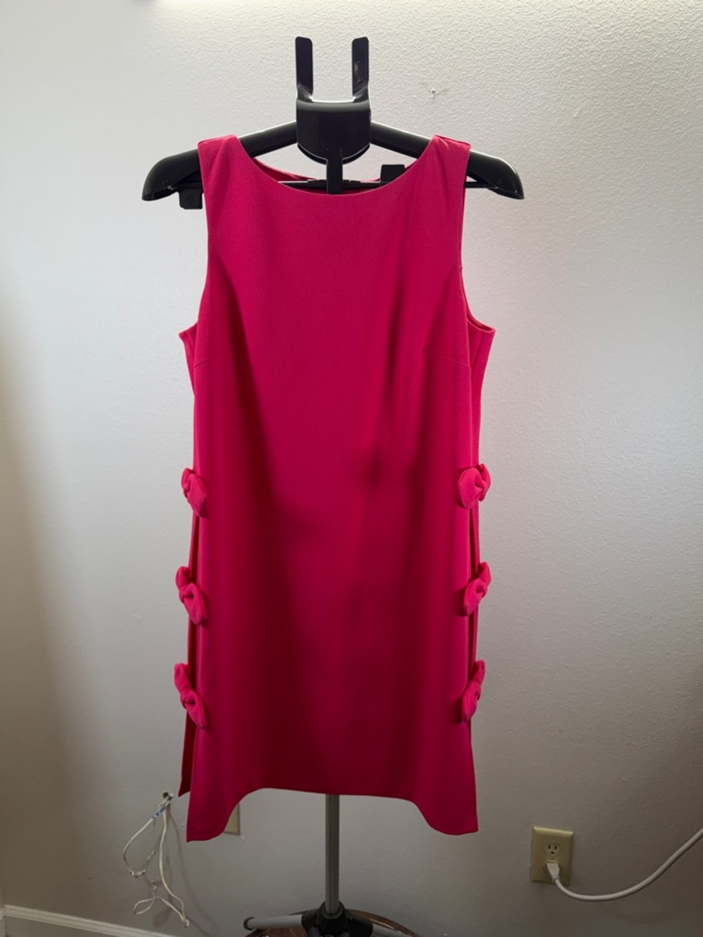 Trina Turk Vibrant Hot Pink Sleeveless Shift Dress with Side Knot Accents